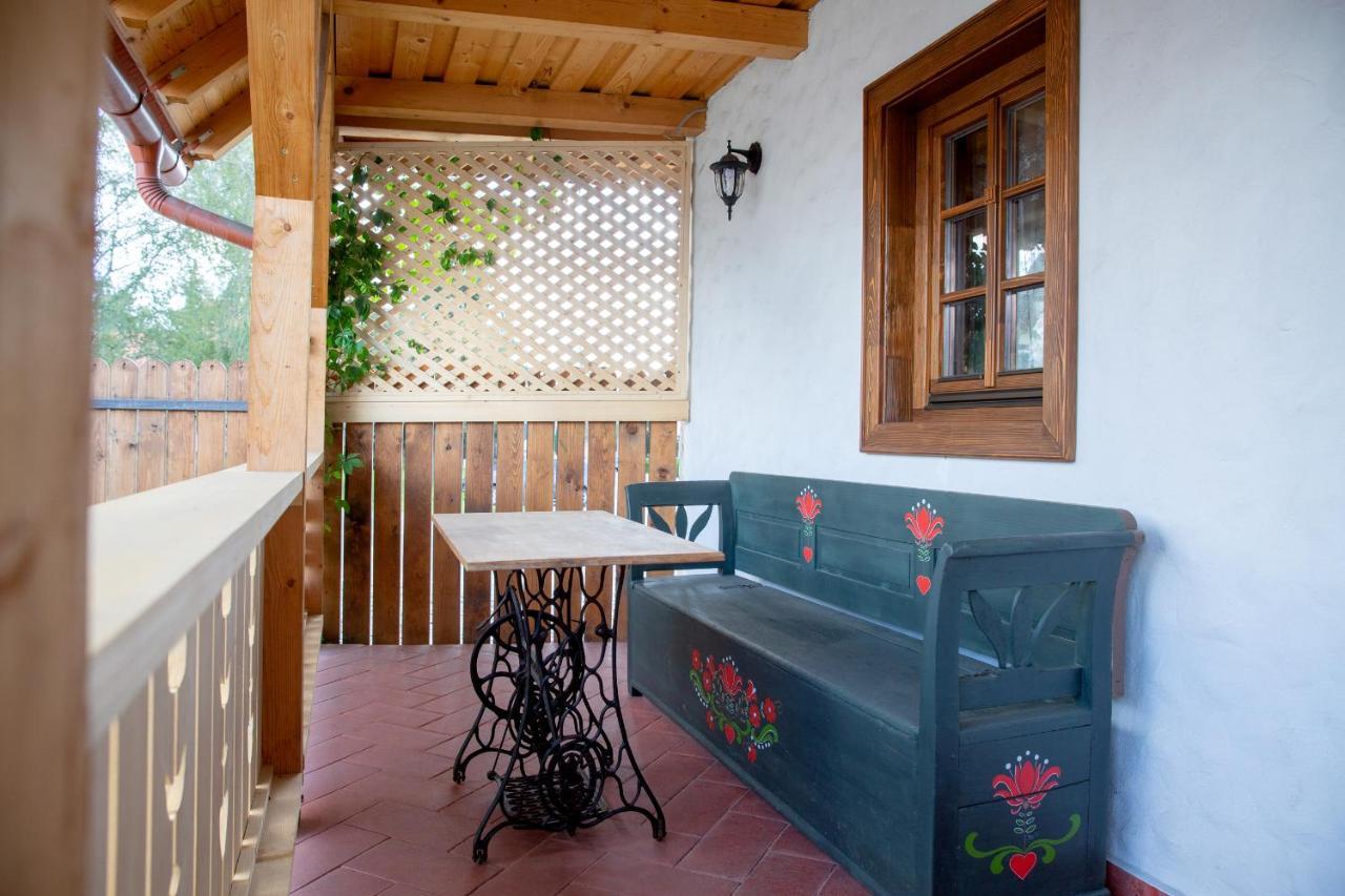 Pepi Vendeghaz - Casa De Oaspeti Pepi Joseni  Buitenkant foto
